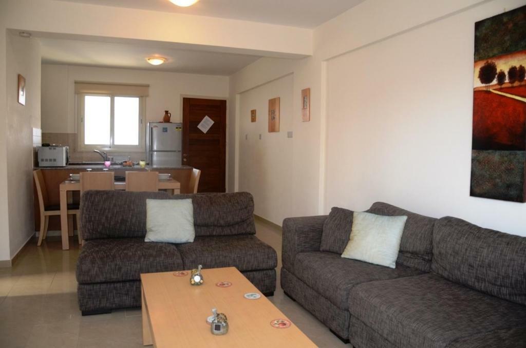 Vanessa 2 Bedroom Apartment Paphos Ngoại thất bức ảnh