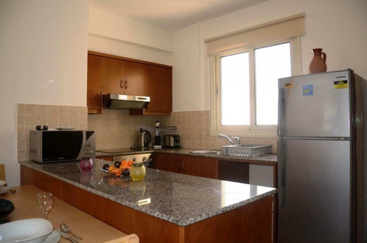 Vanessa 2 Bedroom Apartment Paphos Ngoại thất bức ảnh