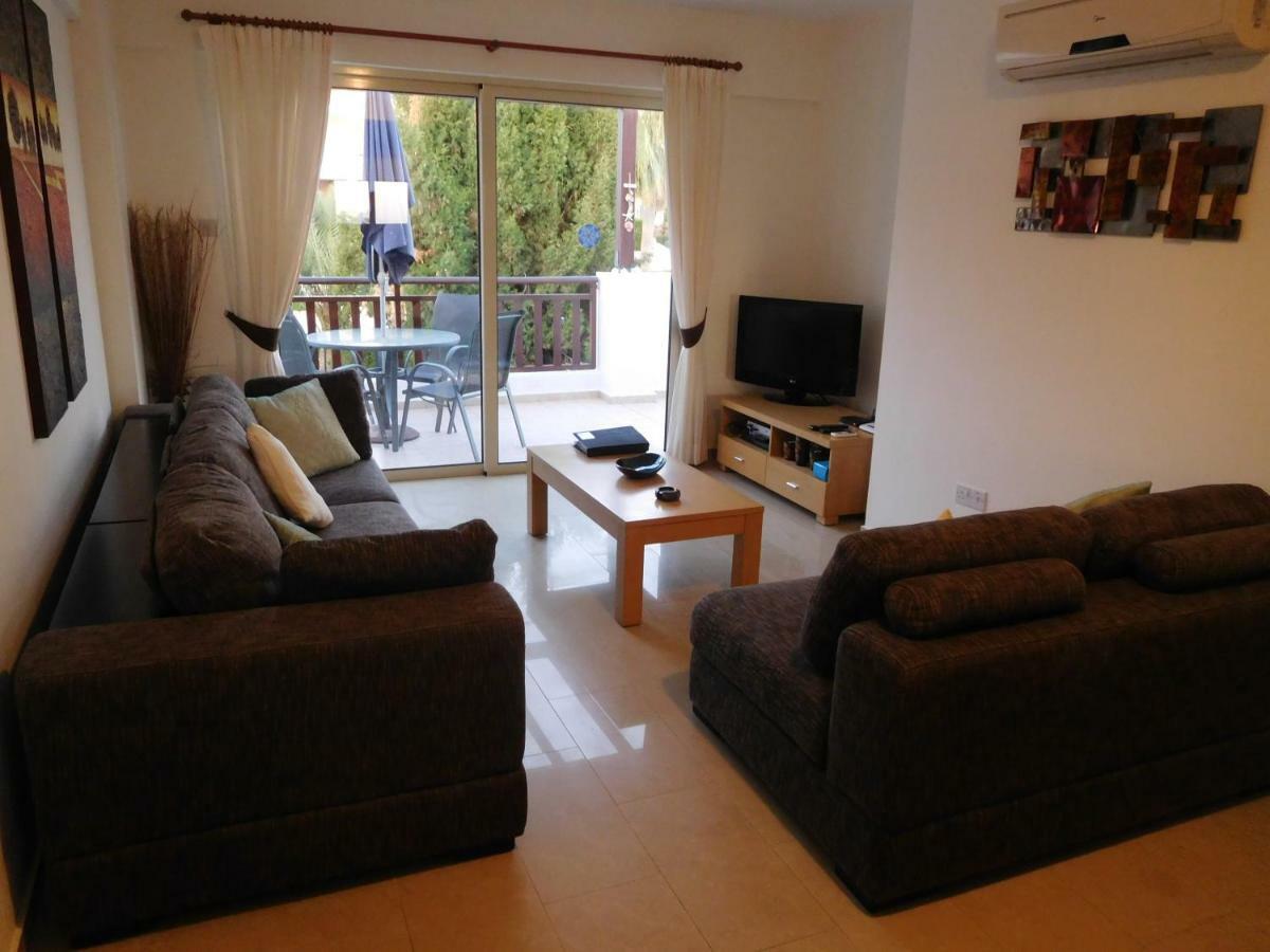 Vanessa 2 Bedroom Apartment Paphos Ngoại thất bức ảnh